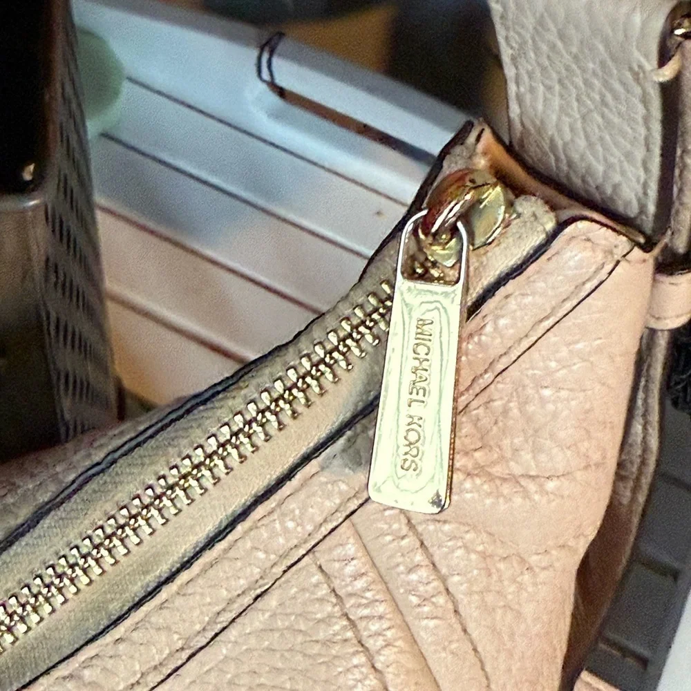 Michael Kors Fulton Crossbody bag in excellent condition